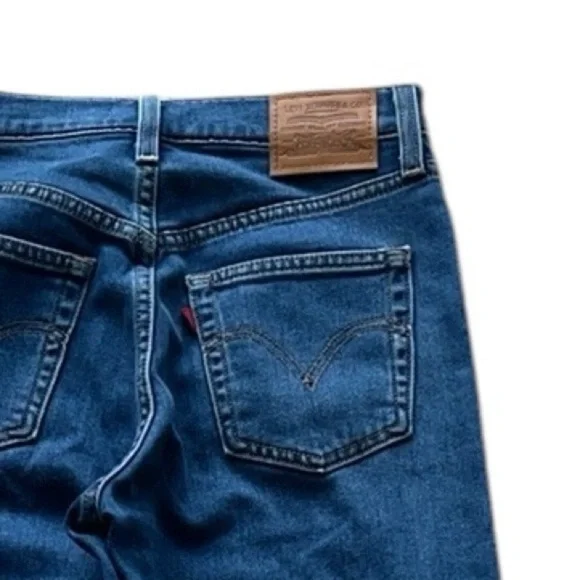 Levi's Women's Premium Ribcage Straight Ankle Jeans Size 26 - Picture 9 of 13